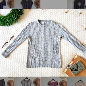 Long sleeve knit grey sweater